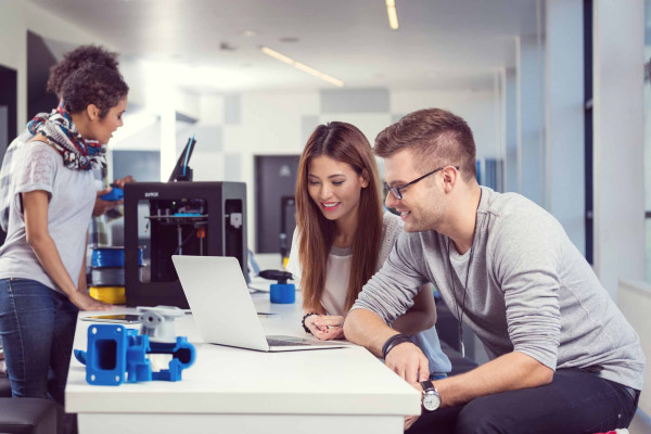 Intégration au réseau d'un fablab de multiples technologies (découpe, laser, filament)